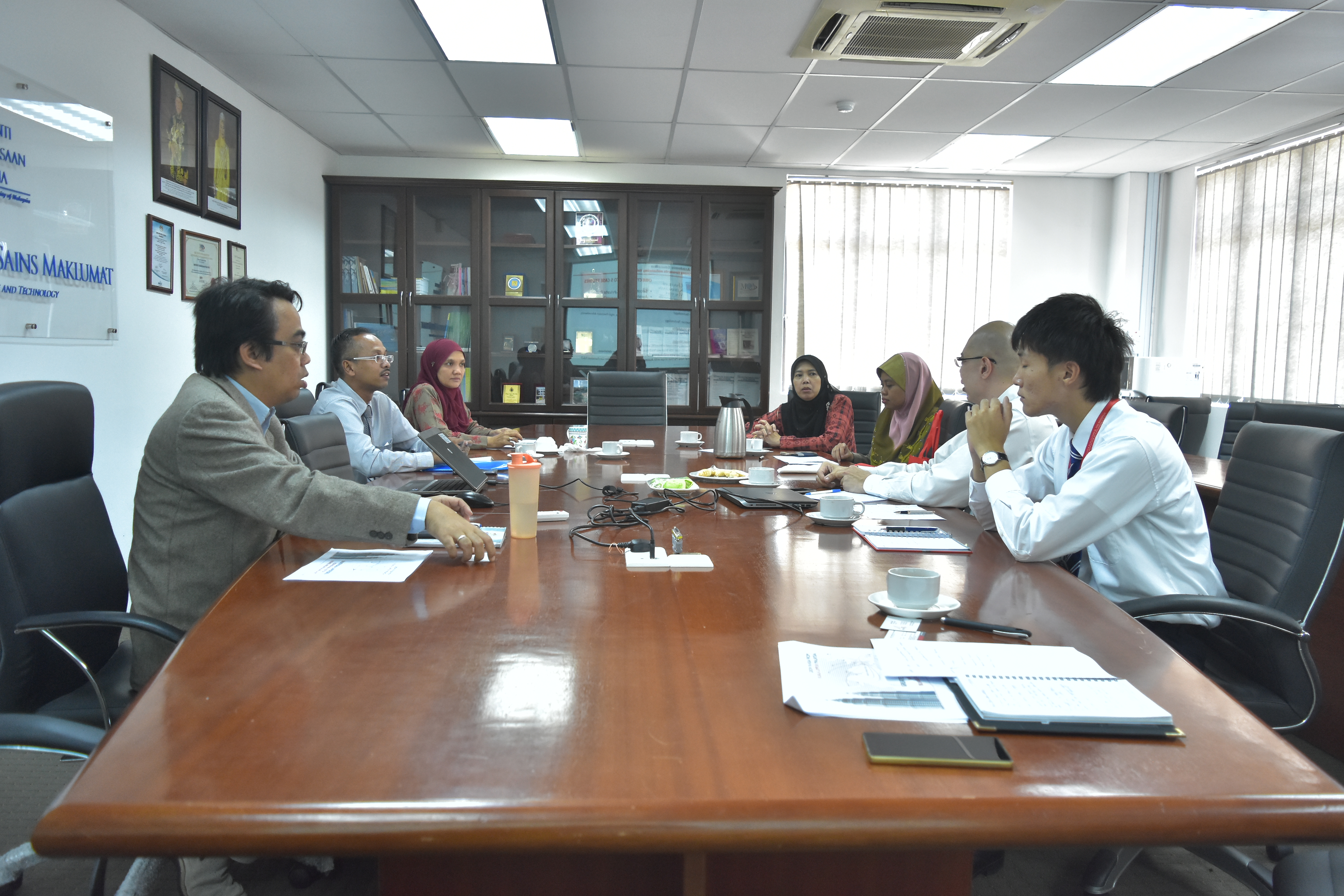 UKM 3064
